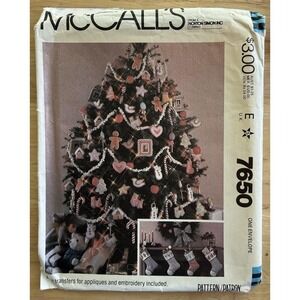 Christmas Decoration Package w Blue Transfer 1981 McCall's Pattern 7225